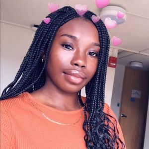 Meet your Posher, Alexis